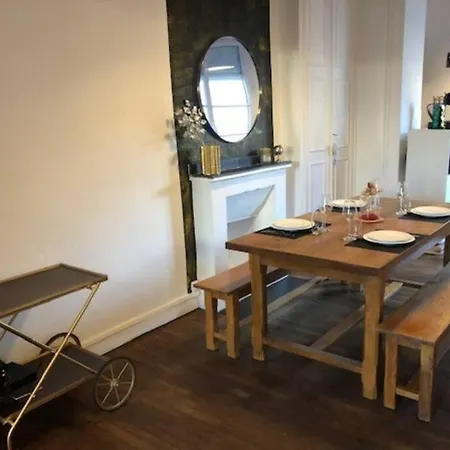 T2 49m² Hyper Centre Apartman